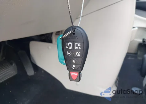 2016 Chrysler Town & Country Touring z USA, uszkodzony, nr VIN 2C4RC1BG5GR156906